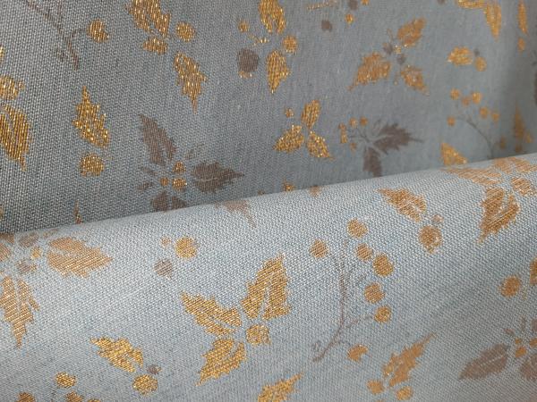 Lurex szállal átszőtt impregnált terítő