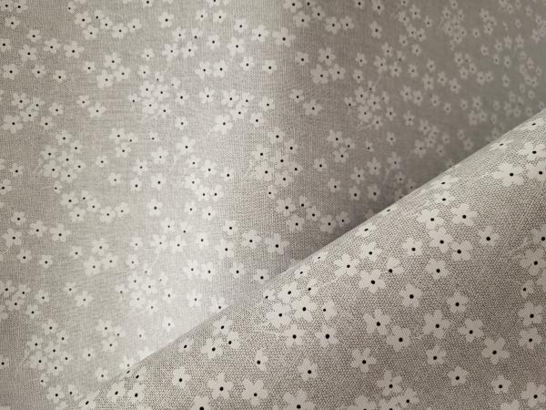 Szürke virágszórás asztalterítő